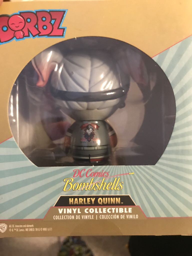 Harley Quinn - DC Universe vinyl figure collectible [Barcode 889698217460] - Main Image 2