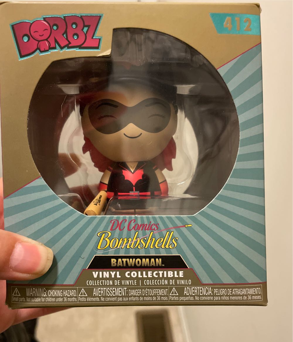 Batwoman - DC Universe vinyl figure collectible [Barcode 889698217439] - Main Image 3