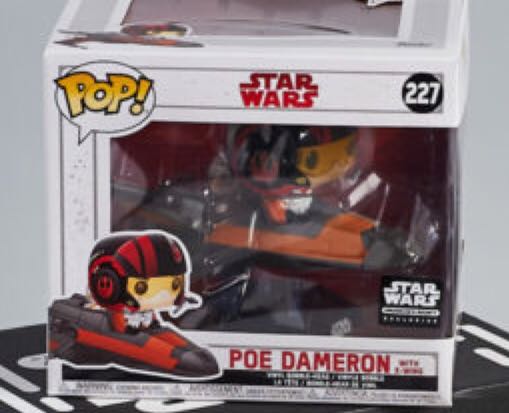 Poe Dameron with X-Wing - Star Wars vinyl figure collectible - Main Image 2