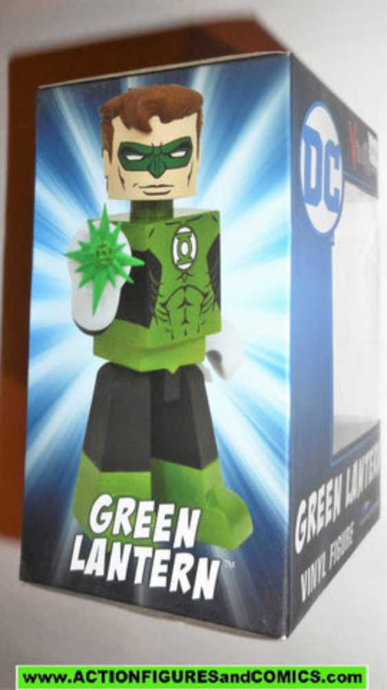 Green Lantern Hal Jordan  - DC Universe vinyl figure collectible [Barcode 699788825617] - Main Image 3