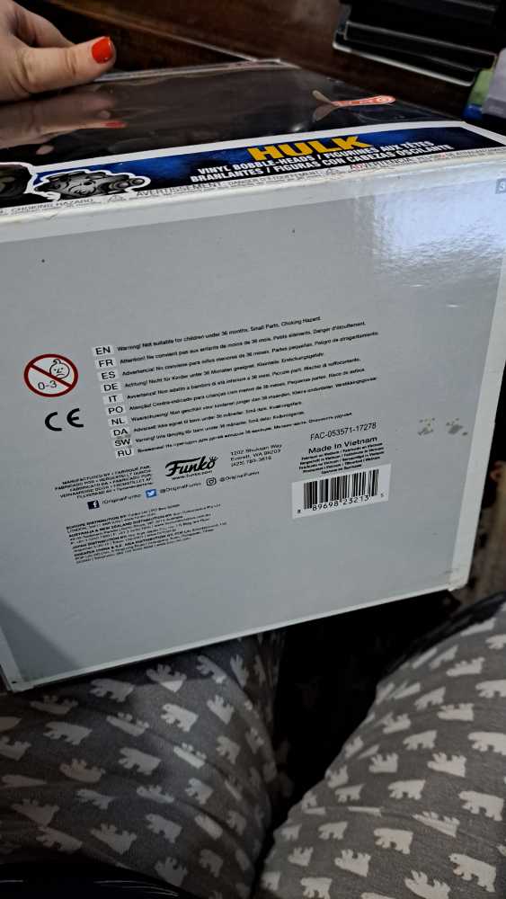 Thor Ragnarok: Hulk - Marvel Universe vinyl figure collectible [Barcode 889698232135] - Main Image 3