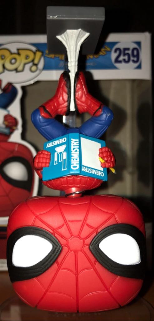 Spider-Man (Homecoming) (Upside Down) - Marvel Universe vinyl figure collectible - Main Image 2