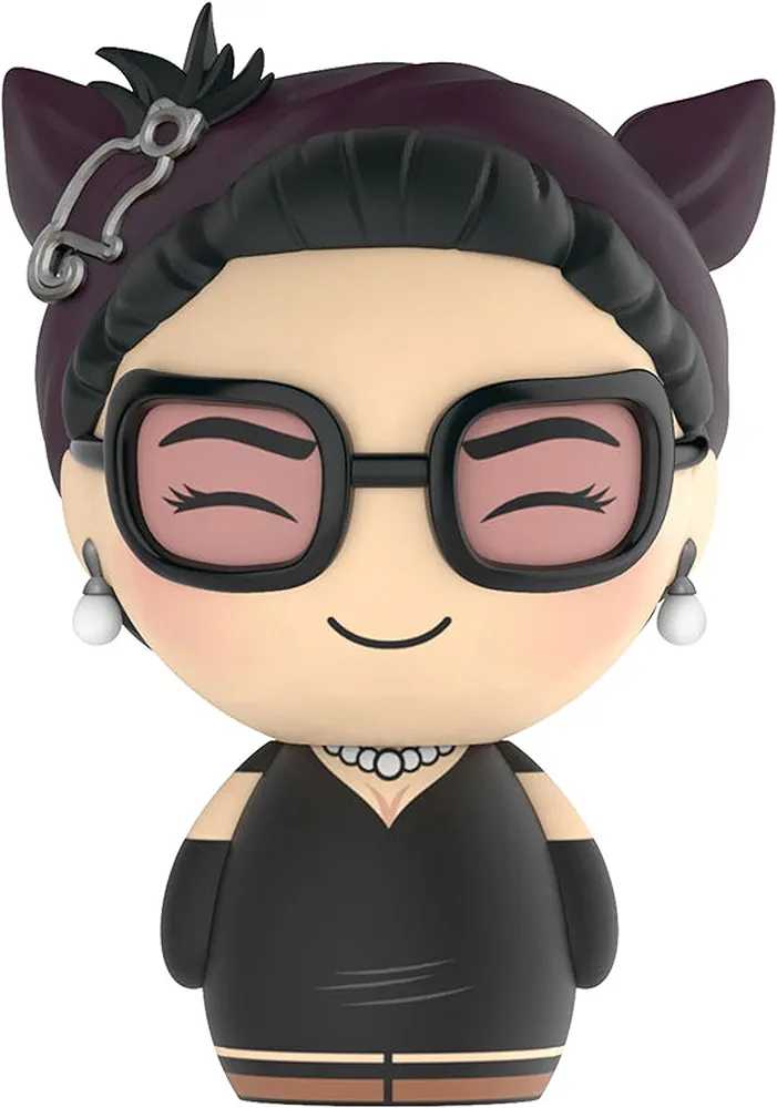 Catwoman - DC Universe vinyl figure collectible [Barcode 889698217521] - Main Image 2