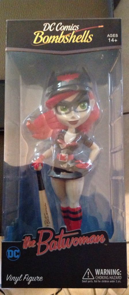 Batwoman [Bombshell]  vinyl figure collectible [Barcode 814552020597] - Main Image 2