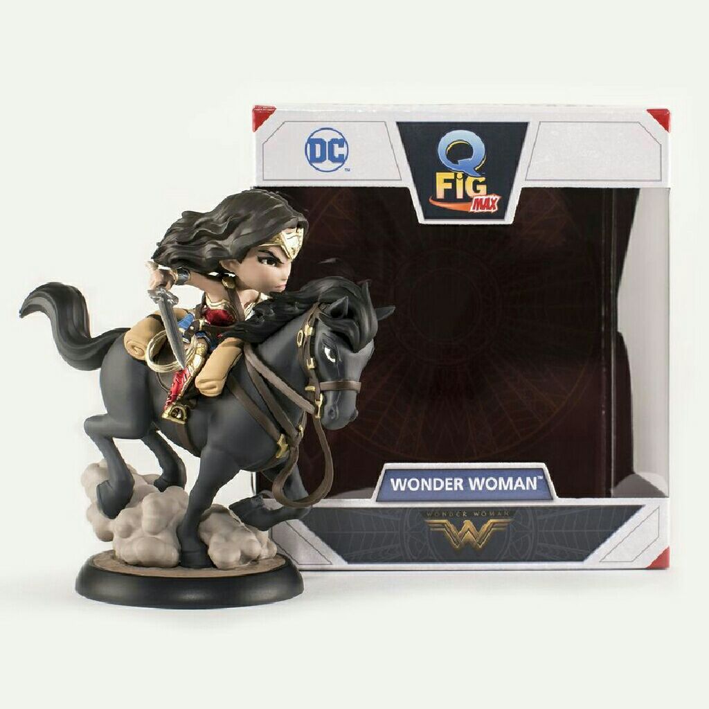 Wonder Woman  - (QFiG MAX)By Quantum Mechanix - DC Universe vinyl figure collectible [Barcode 812095023600] - Main Image 2