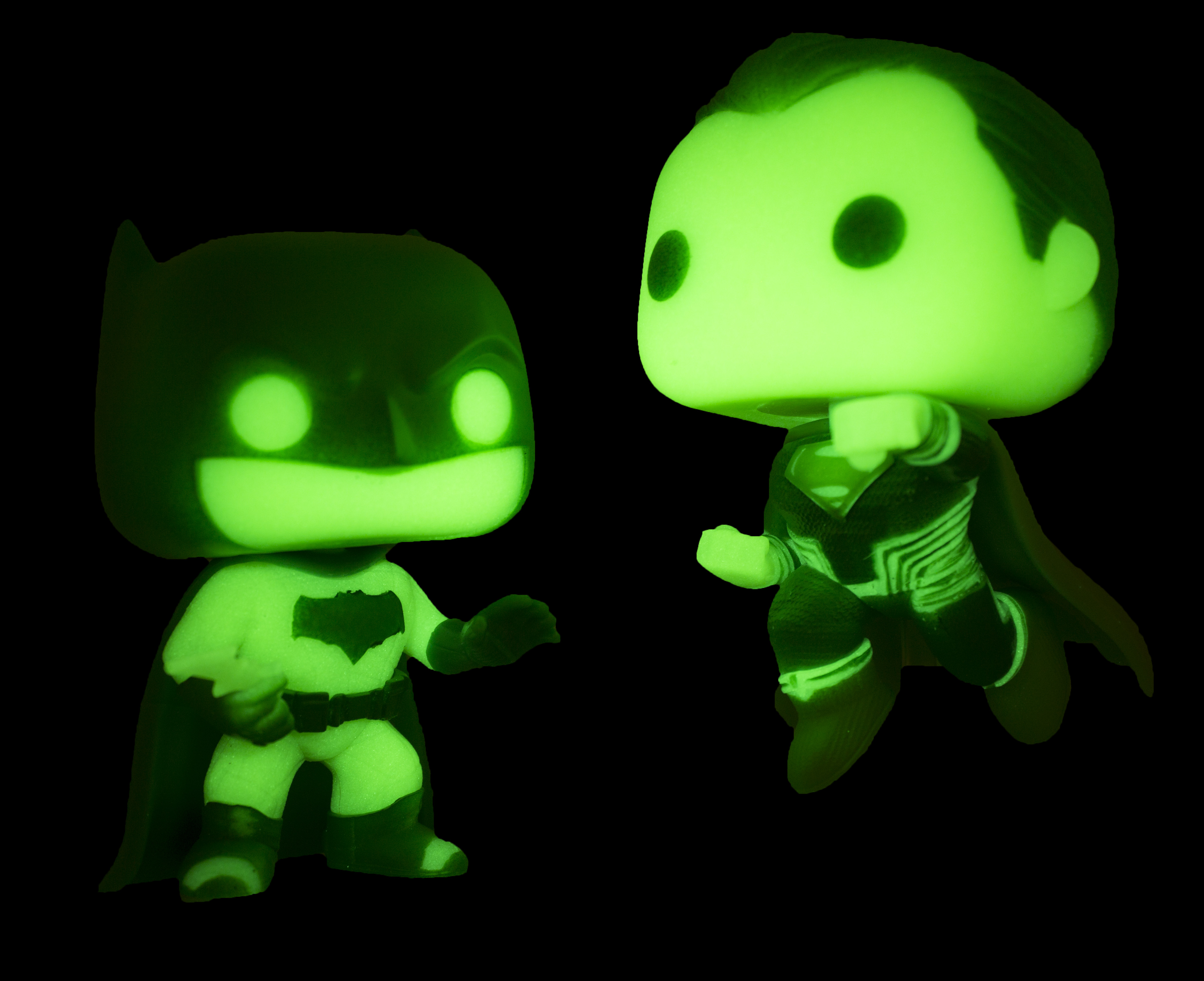 Batman vs Superman (Glow in the Dark) - DC Universe vinyl figure collectible - Main Image 2