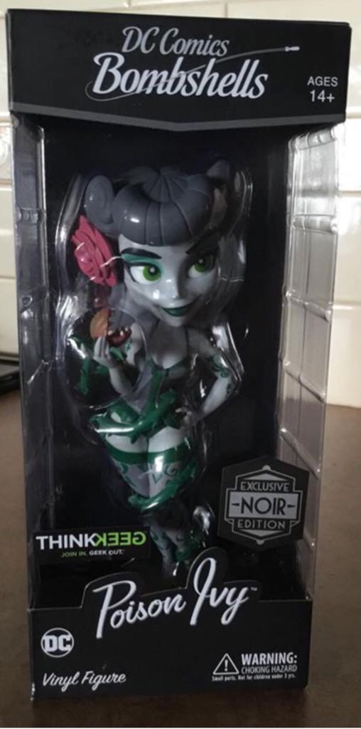 Bombshell: Poison Ivy Noir  vinyl figure collectible - Main Image 2
