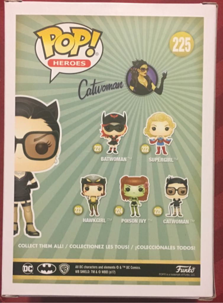 Catwoman(Chase)  vinyl figure collectible - Main Image 2