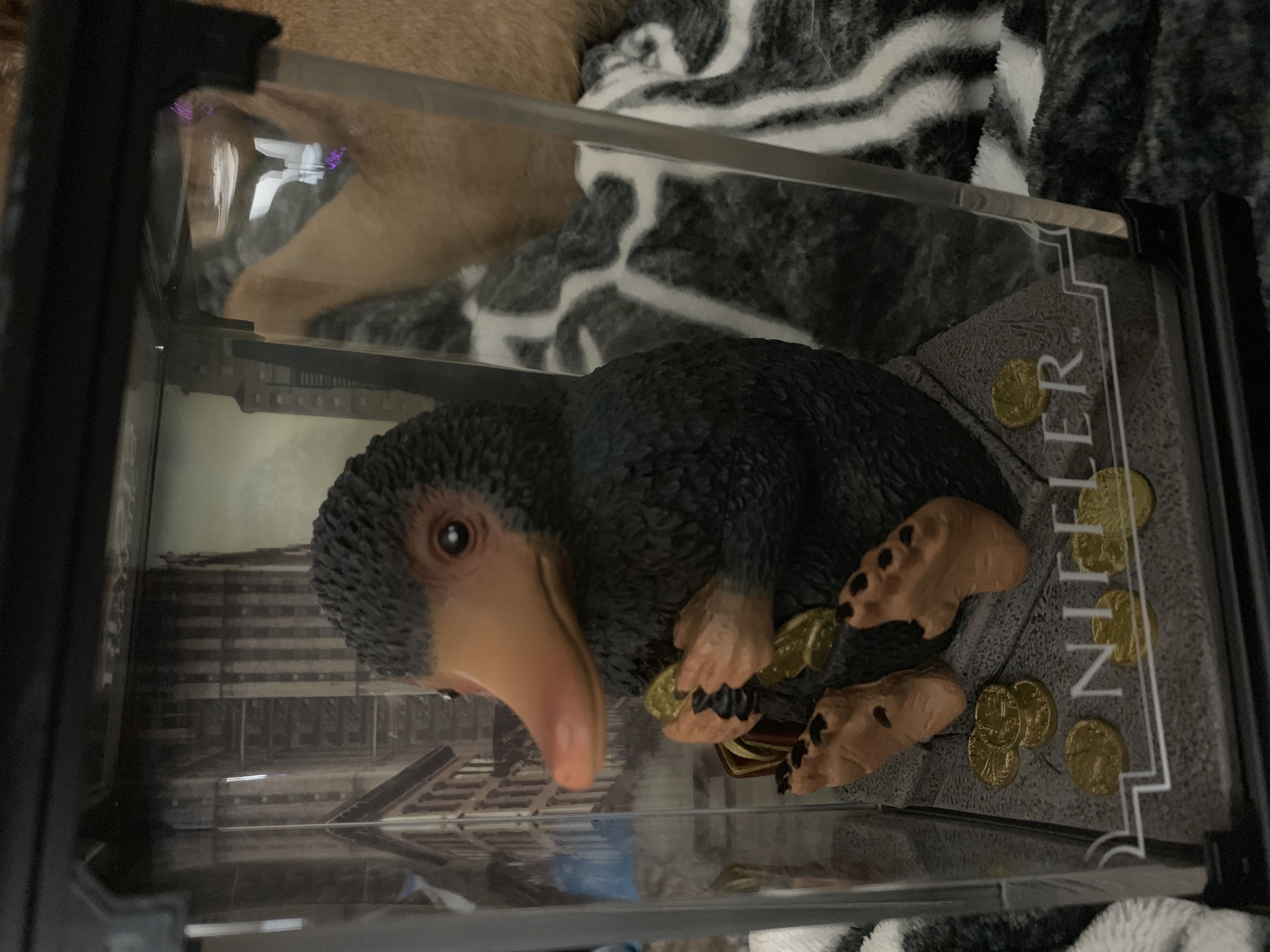 Fantastic Beasts Magical Creatures: No.1 - Niffler - Fantastic Beasts And Where to Find Them vinyl figure collectible [Barcode 0849421004194] - Main Image 2