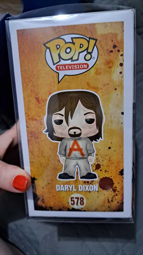 Daryl Dixon - The Walking Dead vinyl figure collectible [Barcode 889698252546] - Main Image 3