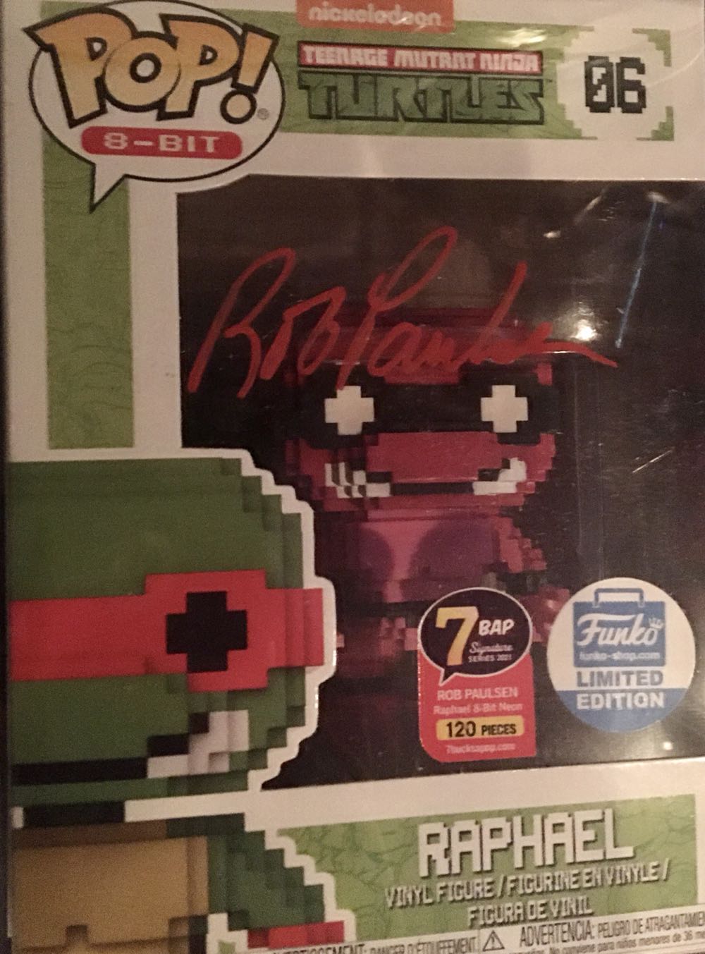 Raphael (8-Bit) - Teenage Mutant Ninja Turtles vinyl figure collectible - Main Image 3