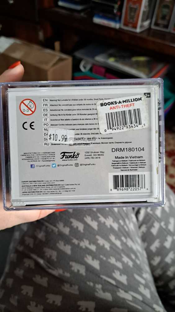 Ready Player One: Sixer  vinyl figure collectible [Barcode 889698220576] - Main Image 4