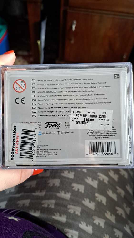 Ready Player One: I-ROK - Warner Bros. vinyl figure collectible [Barcode 889698220583] - Main Image 4