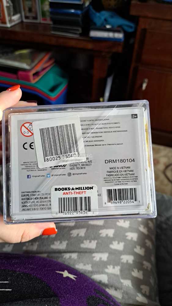 Ready Player One: Sho - Warner Bros. vinyl figure collectible [Barcode 889698220545] - Main Image 4