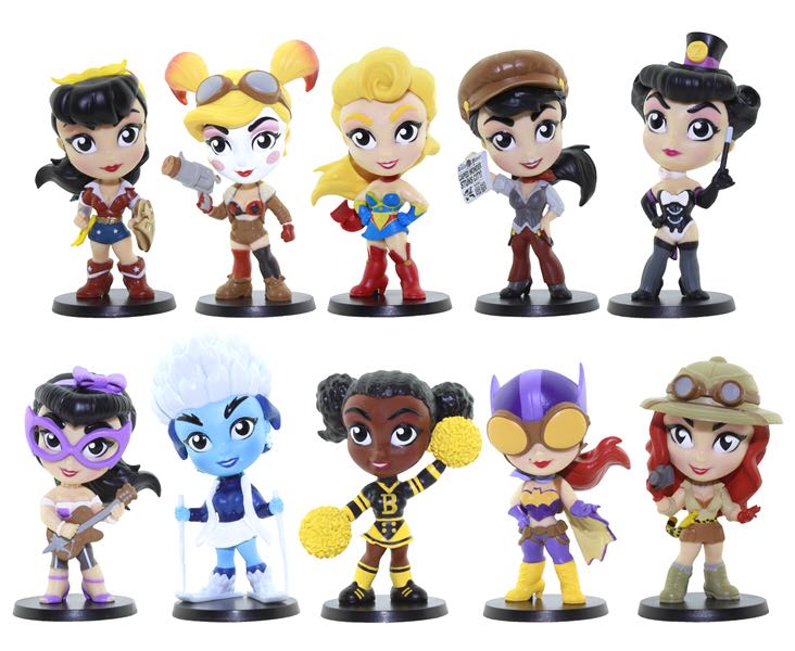 The Huntress  vinyl figure collectible - Main Image 2