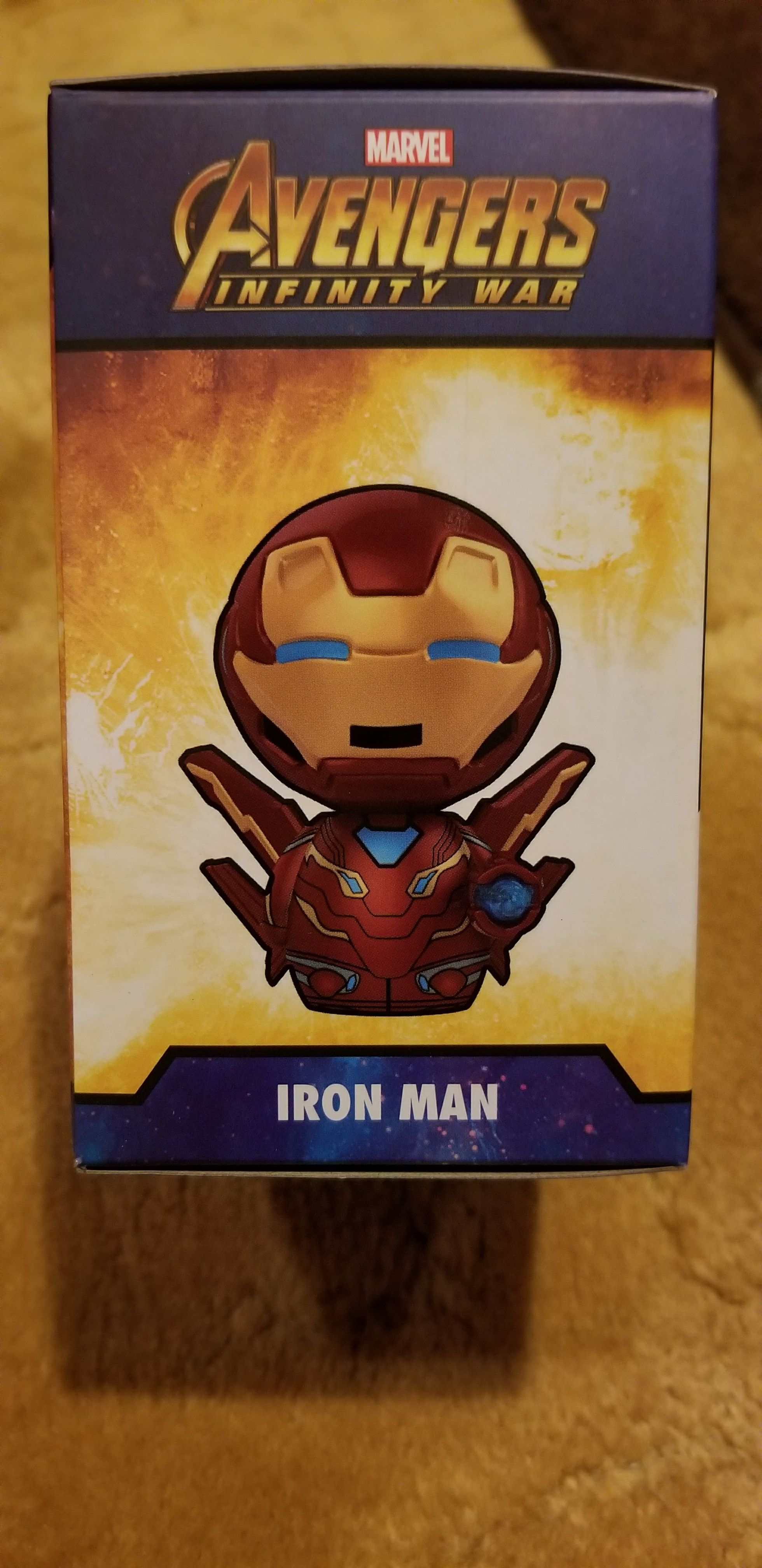 Iron Man  vinyl figure collectible [Barcode 889698273831] - Main Image 2