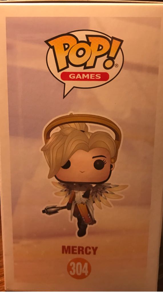 Mercy - Overwatch vinyl figure collectible [Barcode 889698290470] - Main Image 2