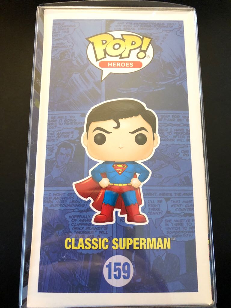 Superman  - DC Universe vinyl figure collectible - Main Image 2