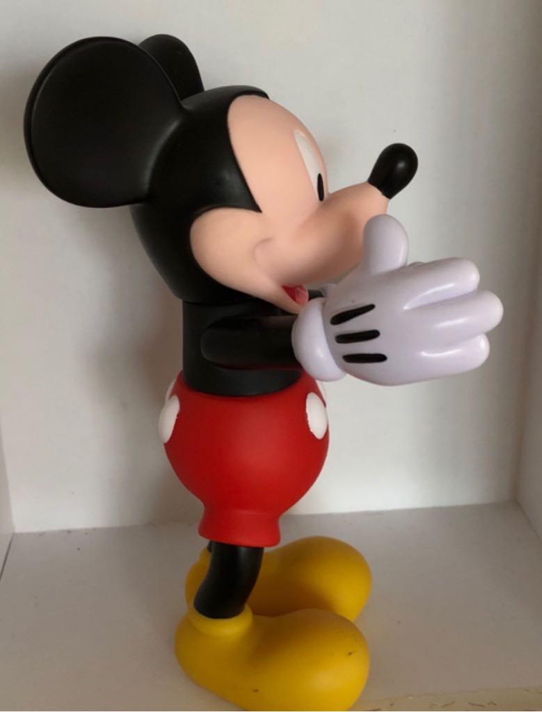 Come Here  - Disney vinyl figure collectible - Main Image 2