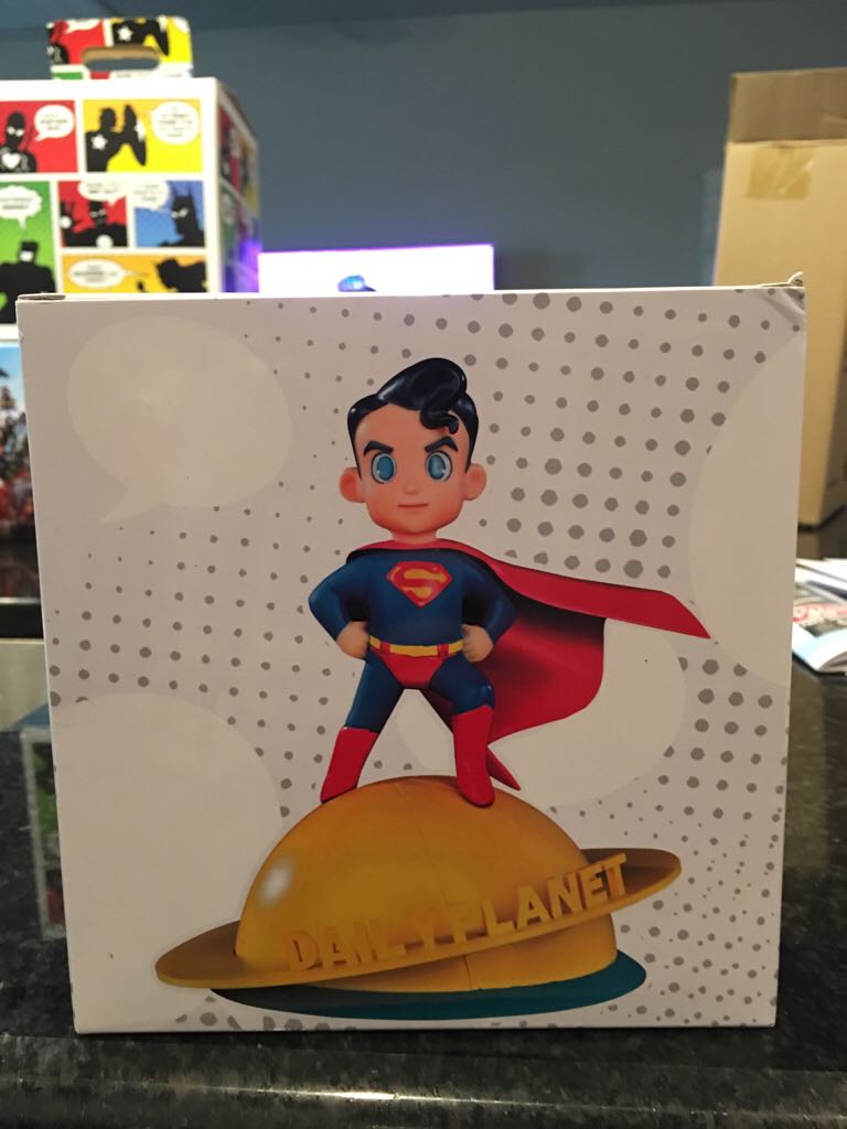 Superman - (QFiG) By Quantum Mechanix  vinyl figure collectible [Barcode 812095020463] - Main Image 2