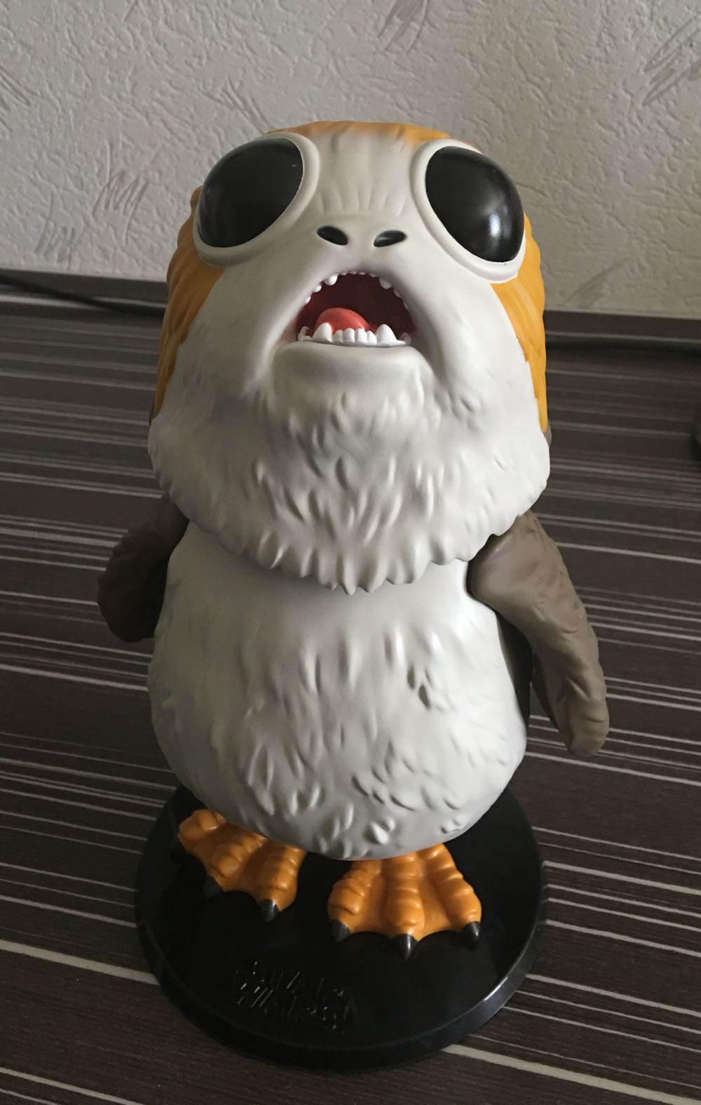 Porg - Star Wars vinyl figure collectible [Barcode 889698299329] - Main Image 3