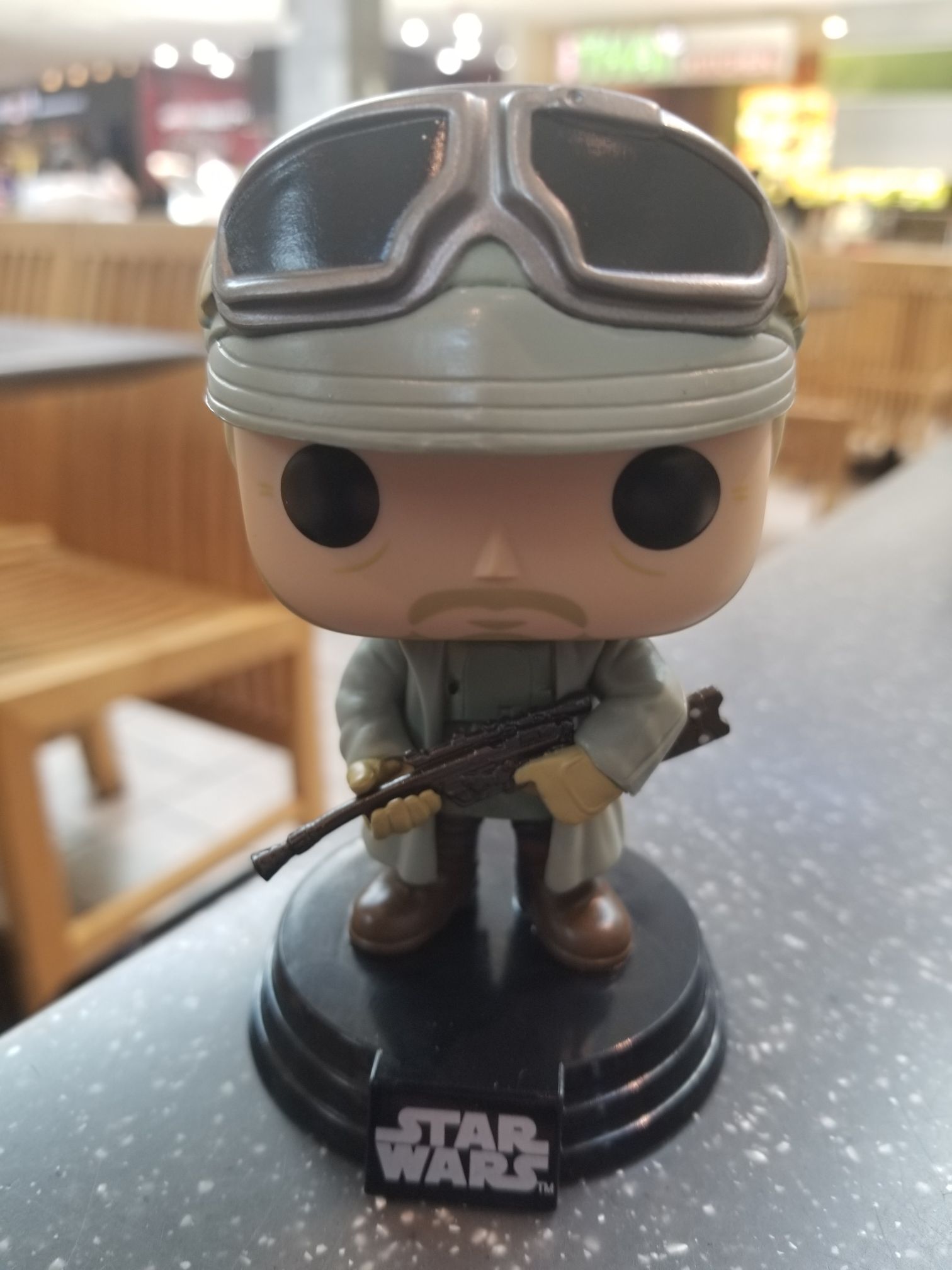 # 242 Tobias Beckett - Star Wars vinyl figure collectible [Barcode 889698269797] - Main Image 2