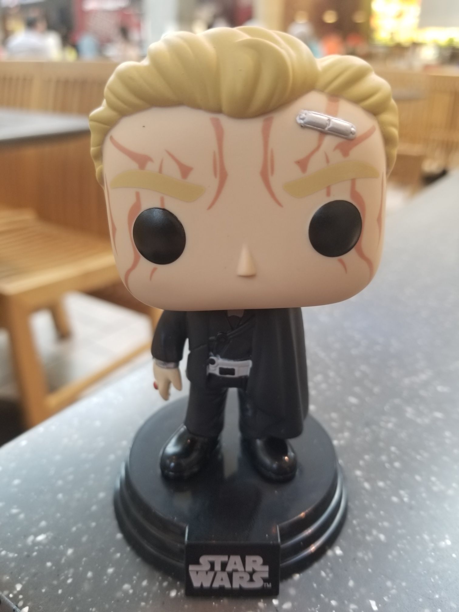 Dryden Voss - Star Wars vinyl figure collectible [Barcode 889698269865] - Main Image 2