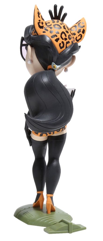 Dc Comics Bombshells Catwoman Leopard Skin  vinyl figure collectible - Main Image 2