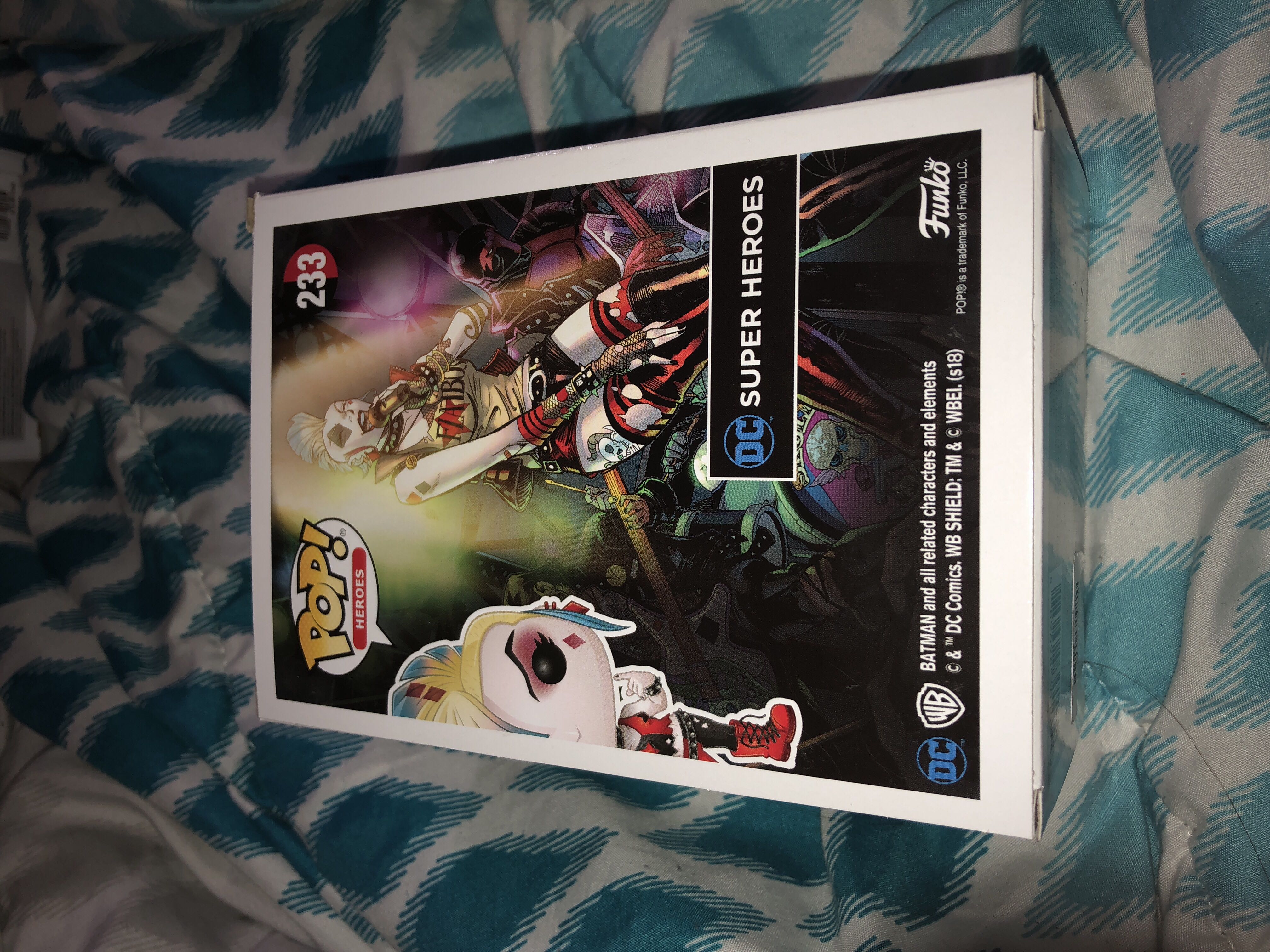 Harley Quinn - DC Universe vinyl figure collectible [Barcode 889698301039] - Main Image 3