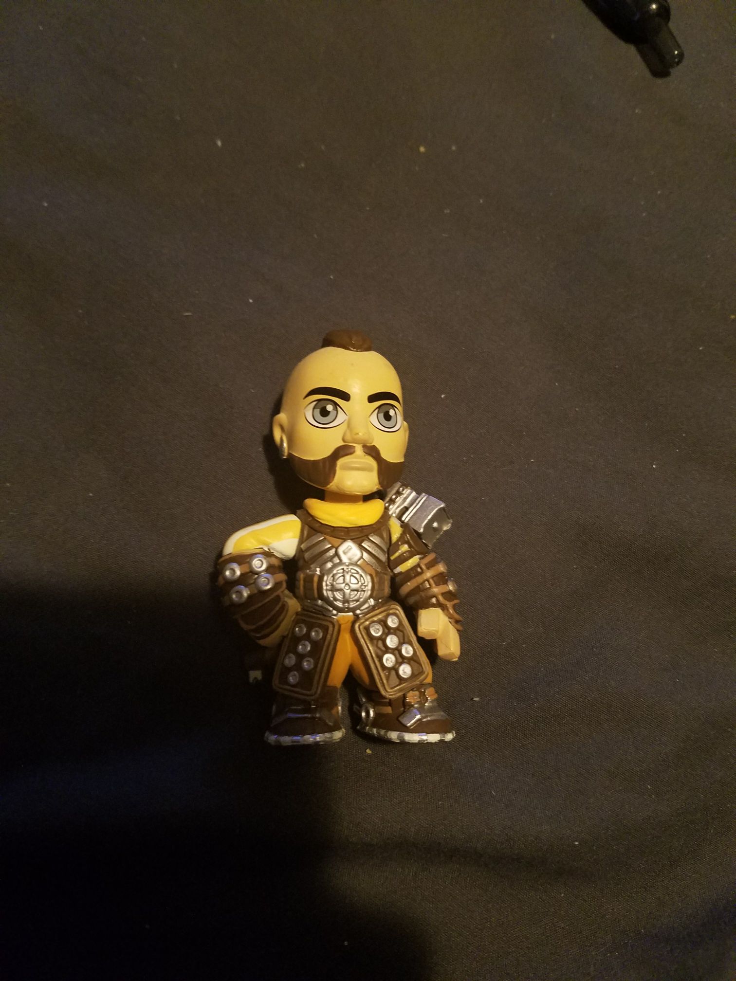 Giant Lady (Black & Gold)