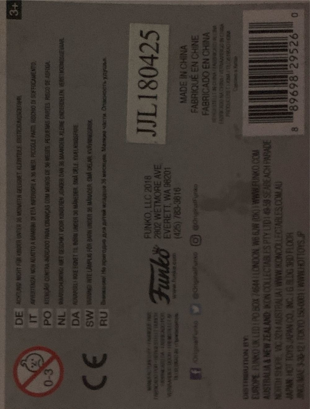 Pennywise With Spider Legs - It vinyl figure collectible [Barcode 889698295260] - Main Image 4