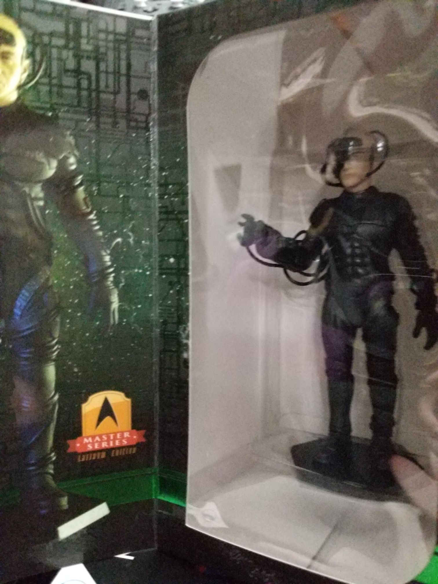 Locutus - Star Trek vinyl figure collectible [Barcode 812095024003] - Main Image 2