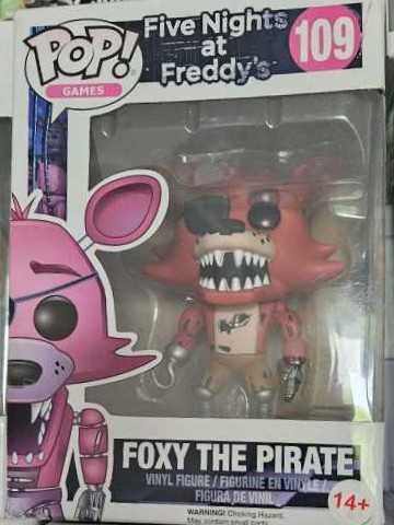 Foxy the Pirate - Five Nights at Freddy’s vinyl figure collectible - Main Image 2