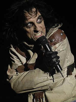 Alice Cooper Signed Beckett Inscribed Schools Out - Musicians vinyl figure collectible [Barcode 889698302081] - Main Image 4