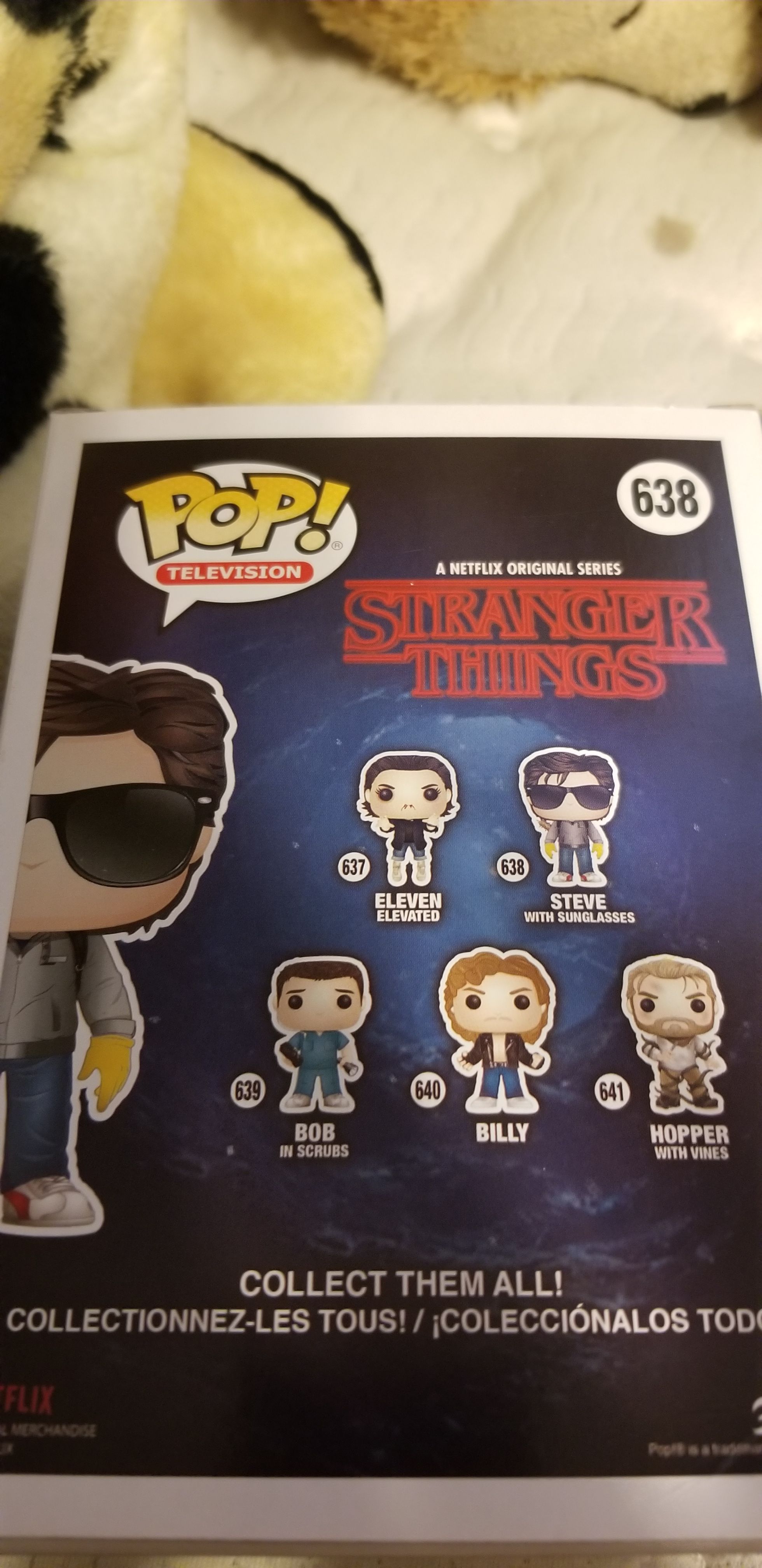 Stranger Things: Steve (with Sunglasses) - Stranger Things vinyl figure collectible [Barcode 889698308779] - Main Image 2