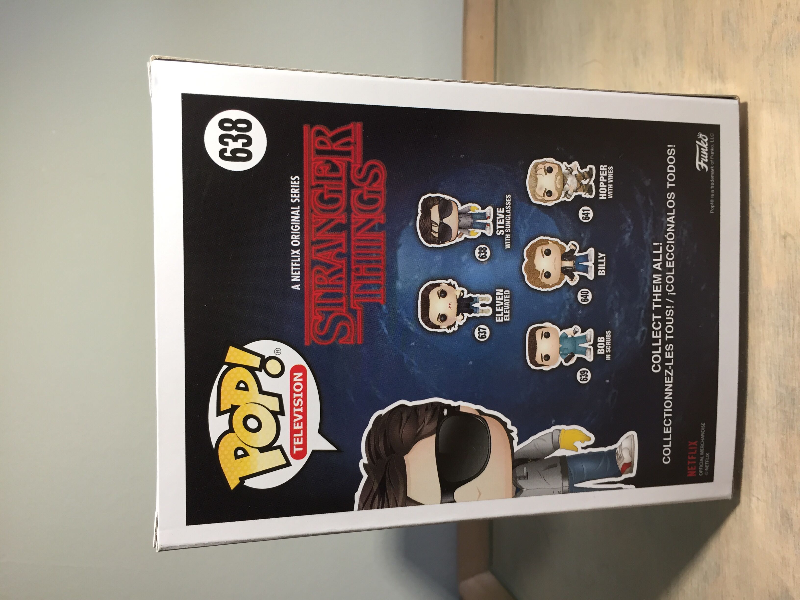 Stranger Things: Steve (with Sunglasses) - Stranger Things vinyl figure collectible [Barcode 889698308779] - Main Image 4