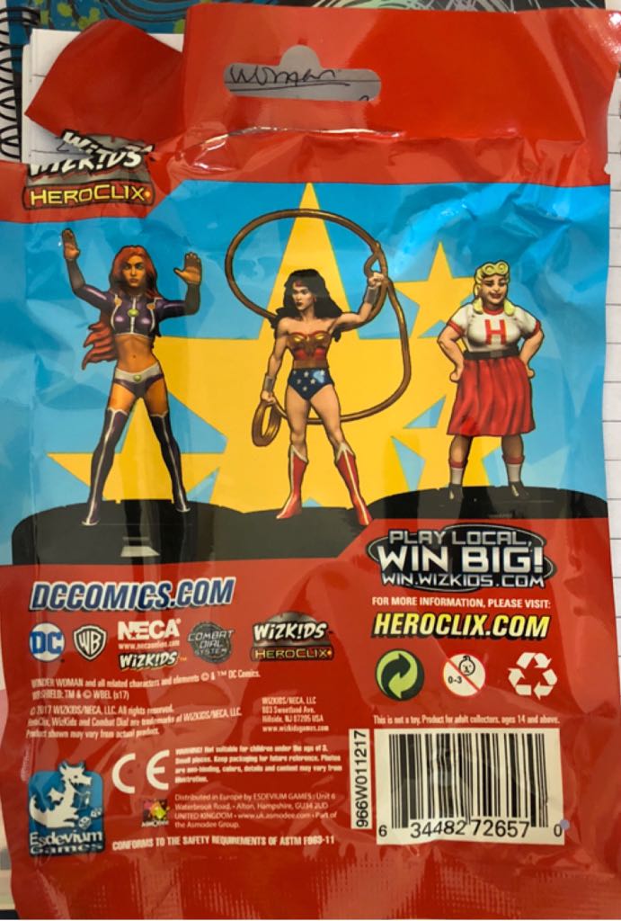 Queen Hippolyta HeroClix  vinyl figure collectible [Barcode 634482726570] - Main Image 2
