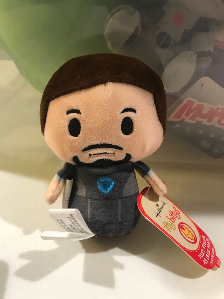 Hallmark Itty Bittys - Iron Man/tony Stark  vinyl figure collectible - Main Image 2