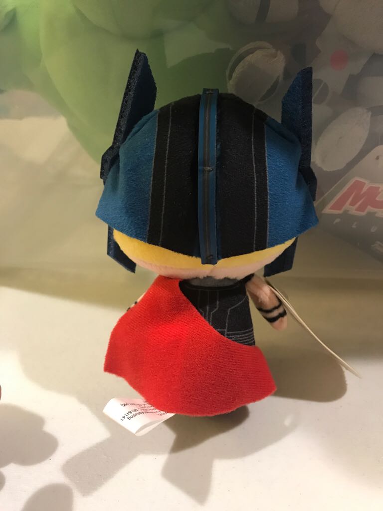 Hallmark Itty Bittys - Thor Ragnarok  vinyl figure collectible - Main Image 2