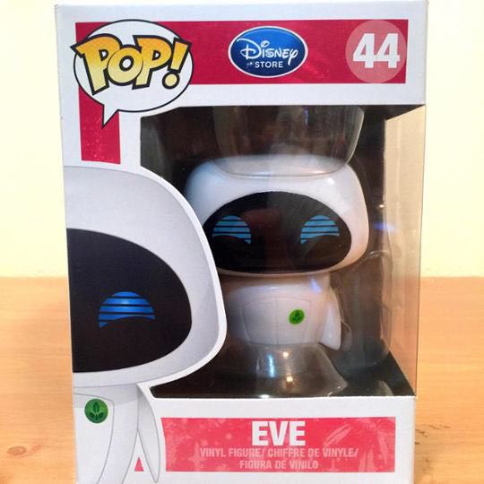Eve - Disney vinyl figure collectible - Main Image 2