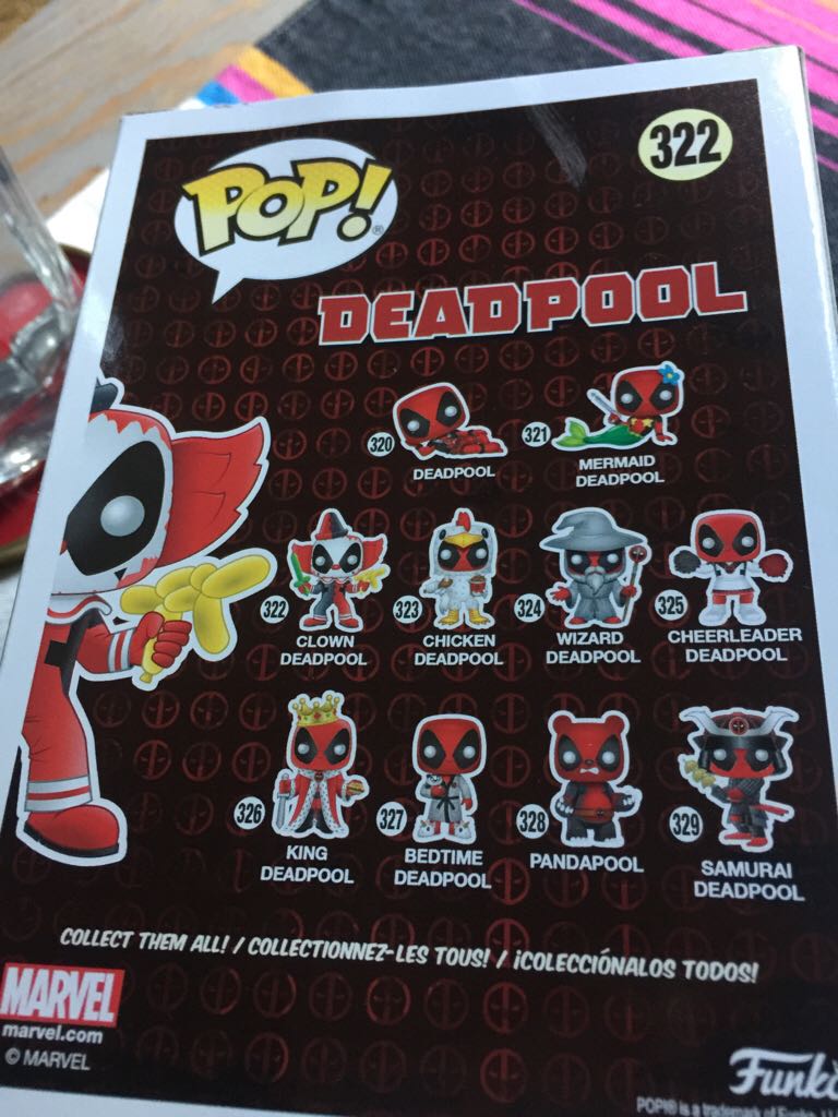 Clown Deadpool - Deadpool vinyl figure collectible [Barcode 889698311205] - Main Image 2
