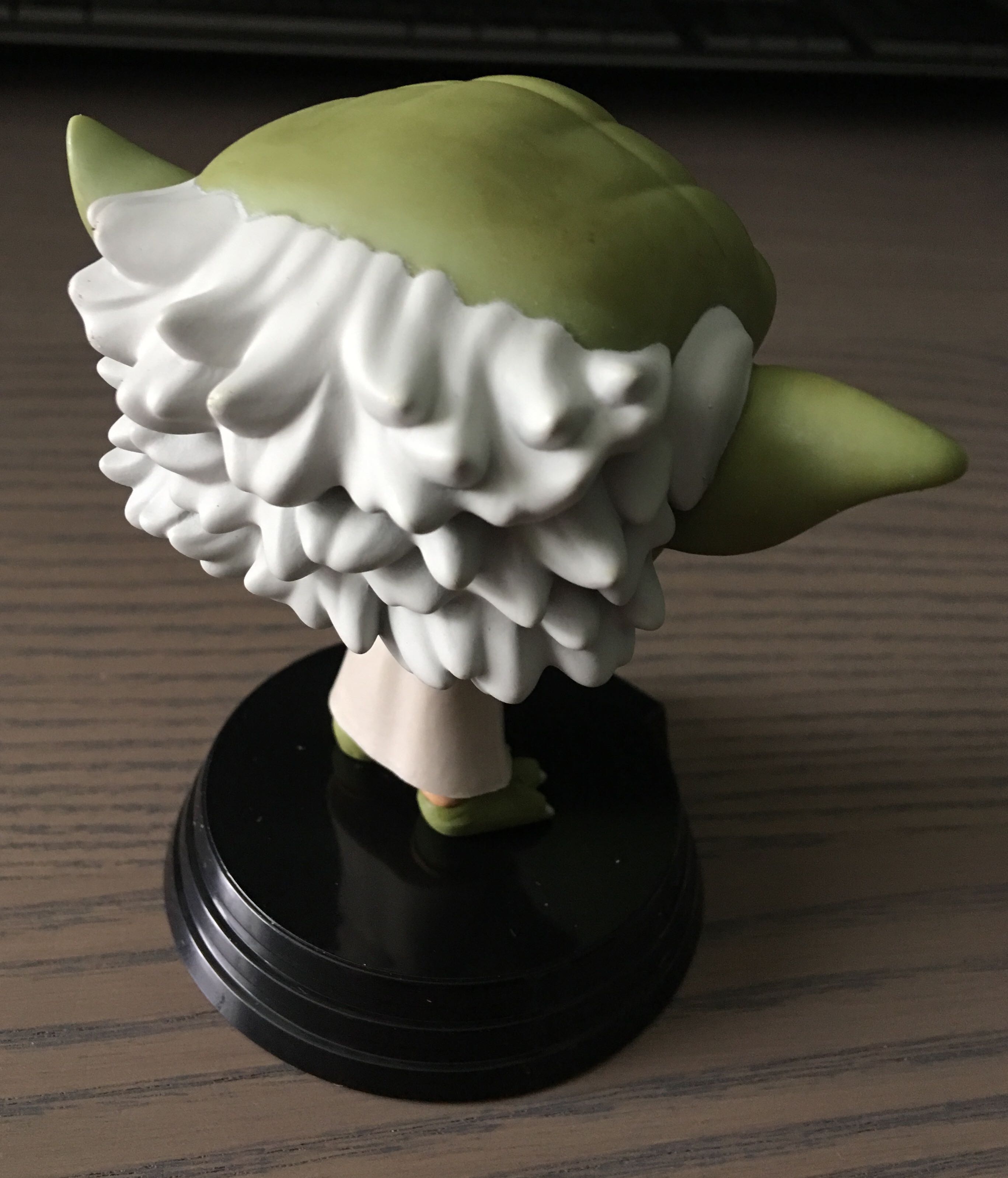 Yoda - Star Wars vinyl figure collectible [Barcode 889698317993] - Main Image 3