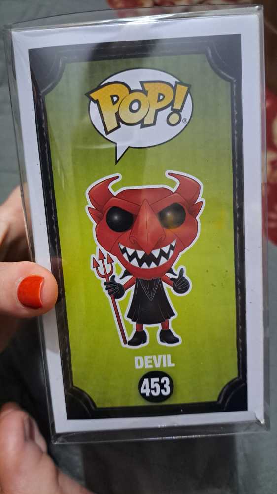 Devil - The Nightmare Before Christmas vinyl figure collectible [Barcode 889698328418] - Main Image 3