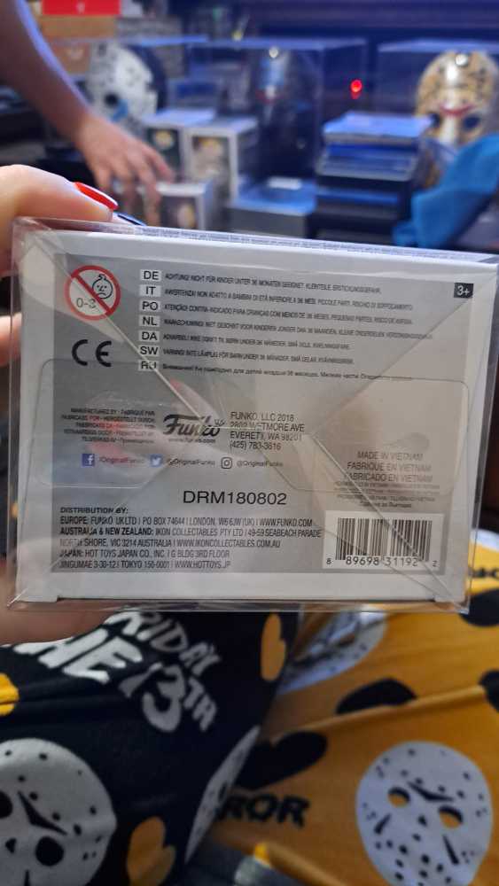 Leatherface (Pretty Woman Mask) - The Texas Chainsaw Massacre vinyl figure collectible [Barcode 889698311922] - Main Image 4