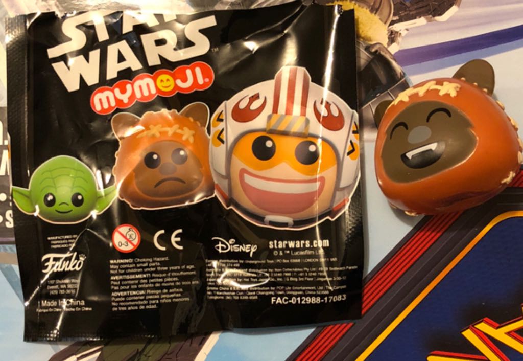 Wicket Star Wars Mymoji  vinyl figure collectible - Main Image 2