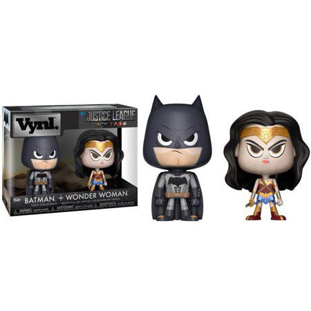 Batman + Wonder Woman  - DC Universe vinyl figure collectible [Barcode 11373718] - Main Image 2