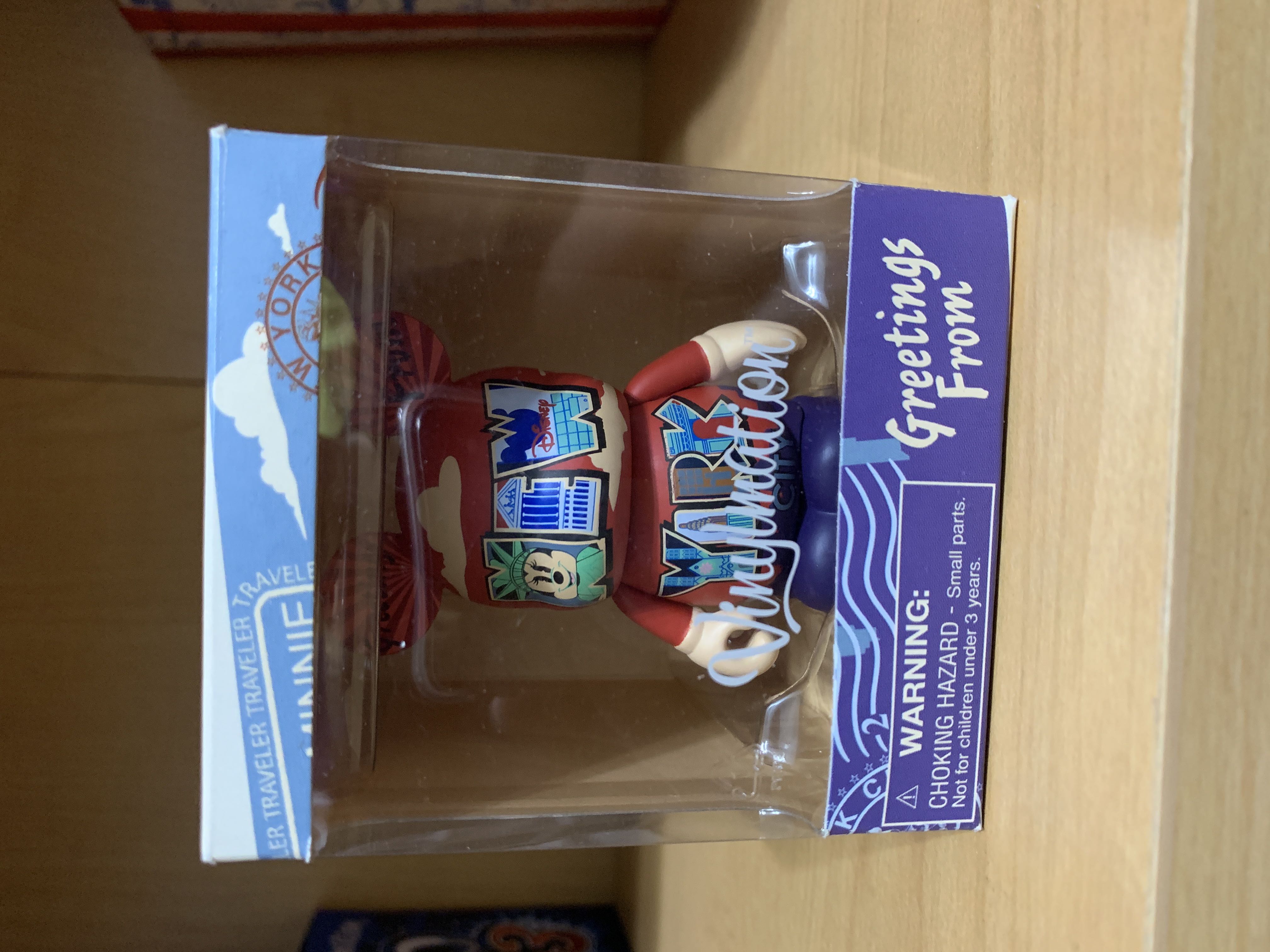 Vinylmation Around The World - New York Greetings - Disney vinyl figure collectible [Barcode 471624533586] - Main Image 2