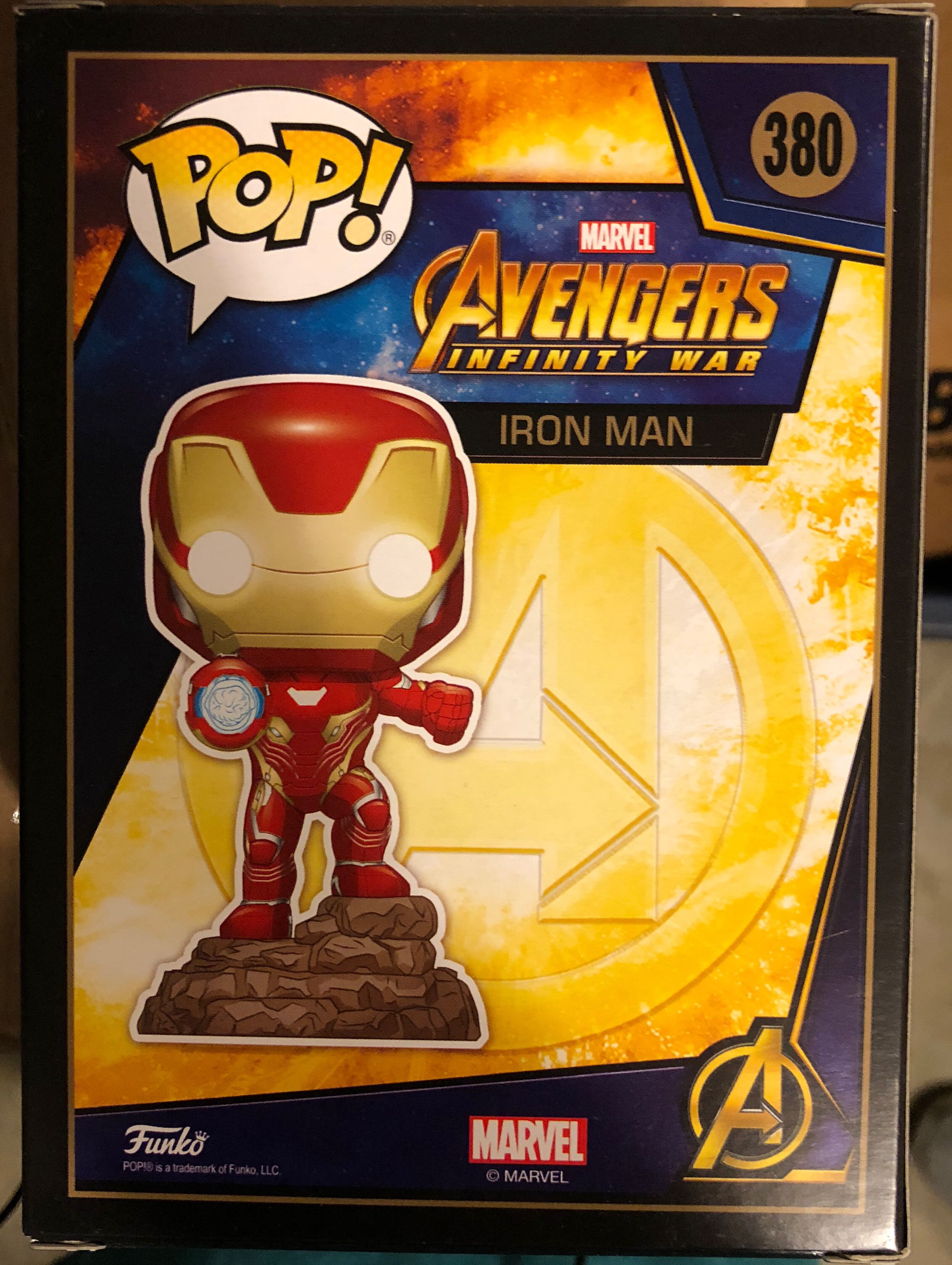 Iron Man (Lights Up!) - Avengers: Infinity War vinyl figure collectible [Barcode 889698303446] - Main Image 2