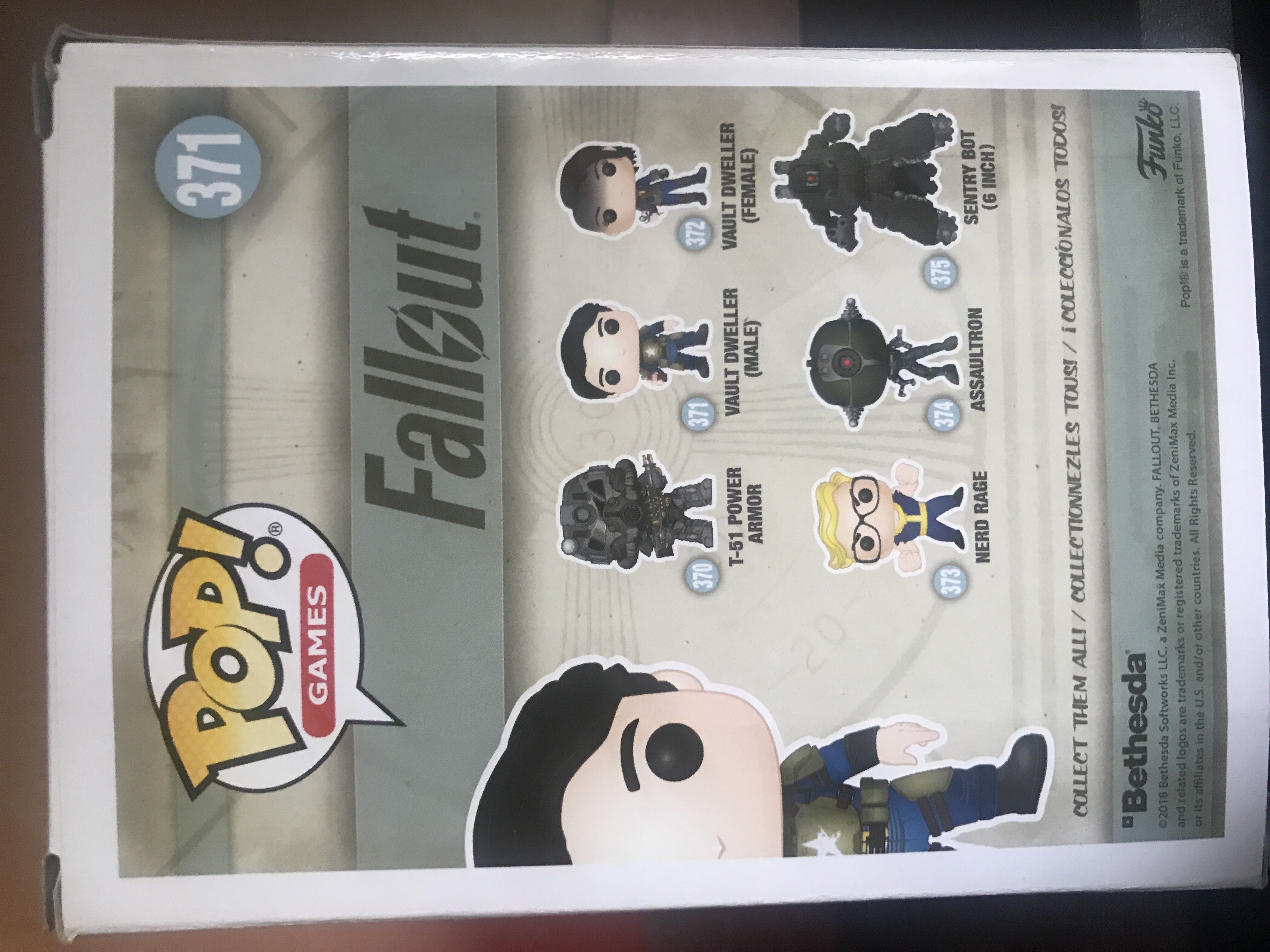 Fallout # 371 vault dweller Male - Fallout vinyl figure collectible [Barcode 889698339742] - Main Image 3