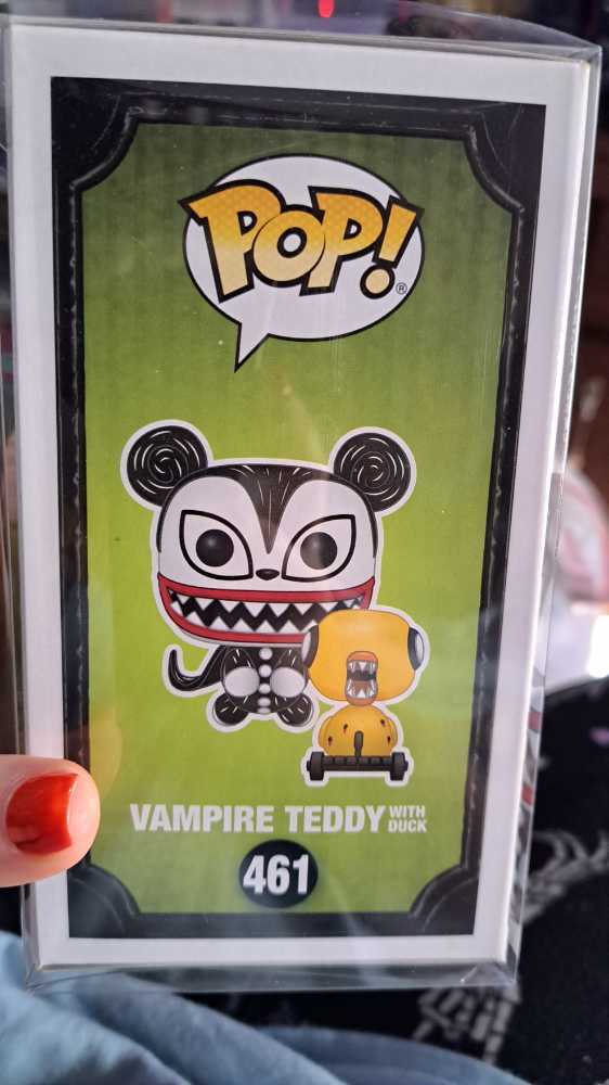 NBC- Vampire Teddy - The Nightmare Before Christmas vinyl figure collectible [Barcode 889698344296] - Main Image 3